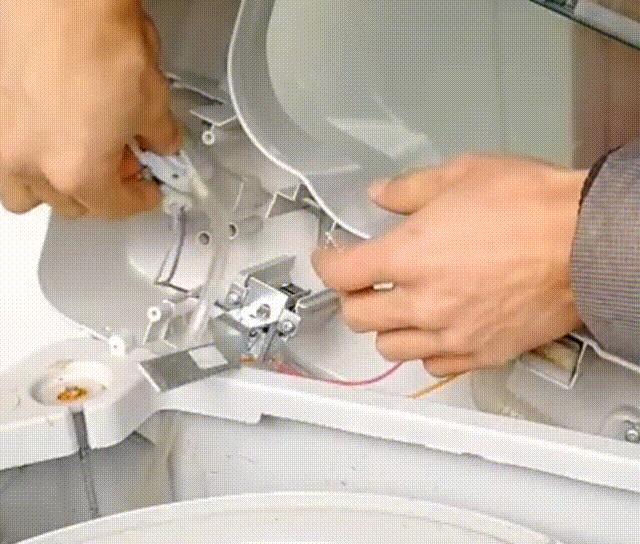 洗衣机一直进水就是不清洗,洗衣机不进水的正确维修方法