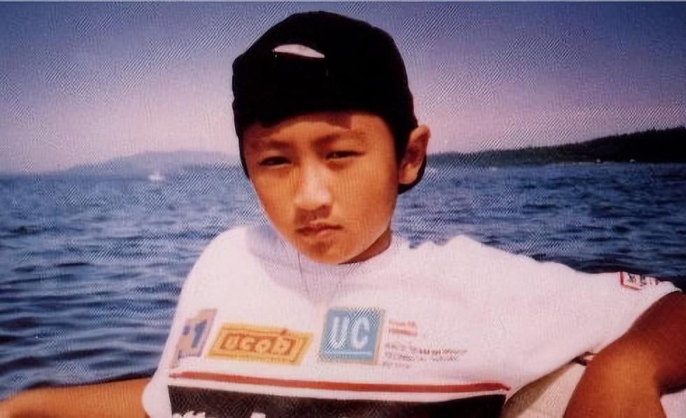 王菲和谢霆锋二人差几岁,王菲和谢霆锋以前结过婚吗