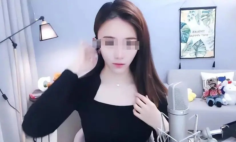 内蒙古4男子花1000约女主播，轮流与其发生关系，嫖娼也能AA制？