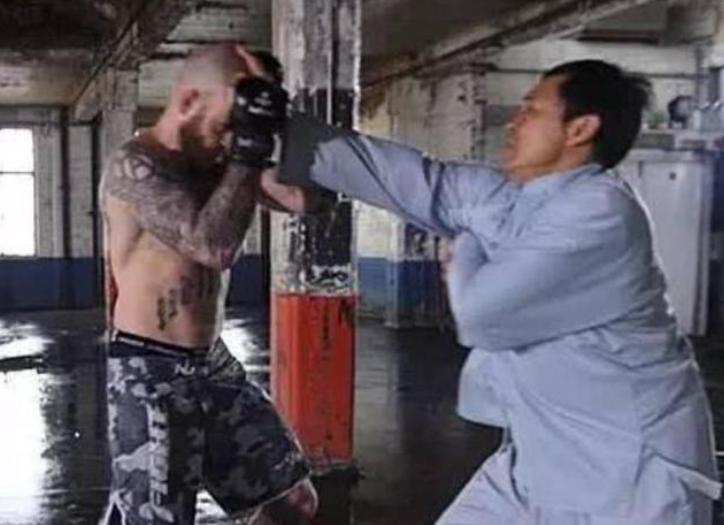 马保国为何装疯卖傻,曾经被大家嘲讽的马保国