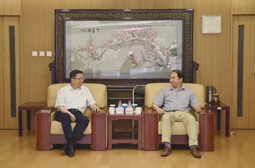 求贤若渴广纳英才,求贤若渴