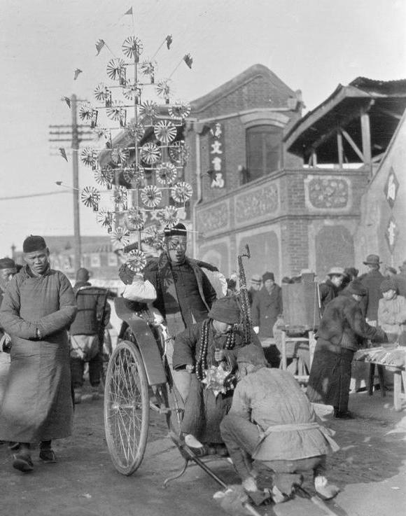 苏联专家给公安上课，突然被捕，局长笑言：老韩，我找你好苦