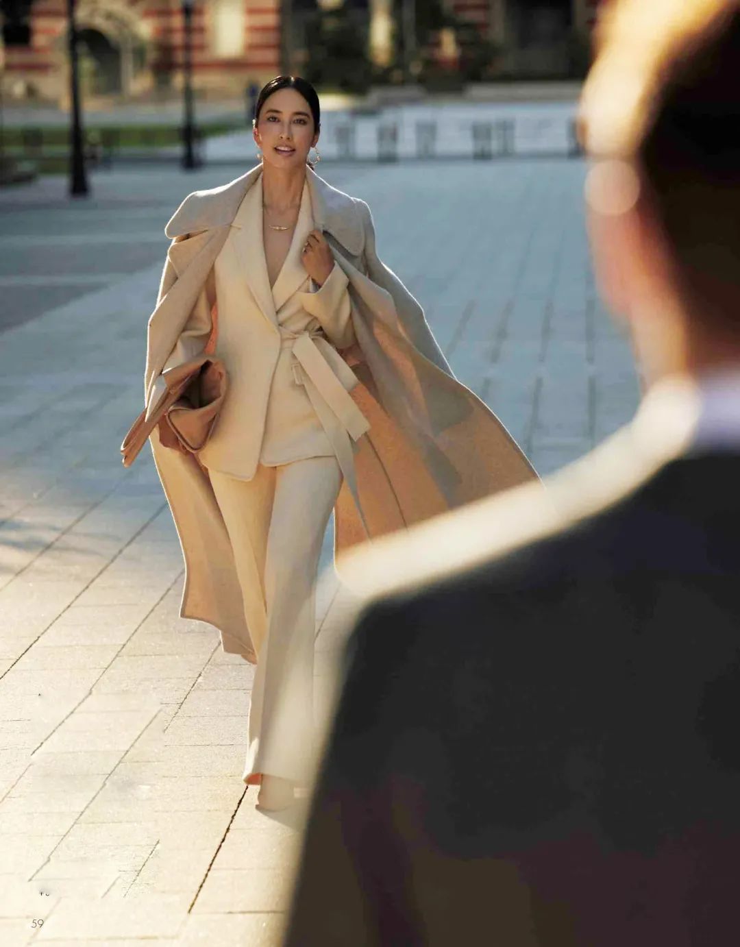 今年双面羊绒大衣流行什么颜色,今年最流行什么颜色的大衣