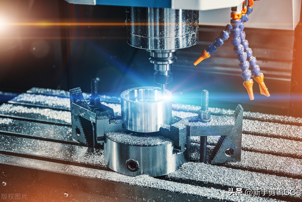 在周大福买到有裂痕的钻戒怎么办,周大福钻戒可以换款补差价吗