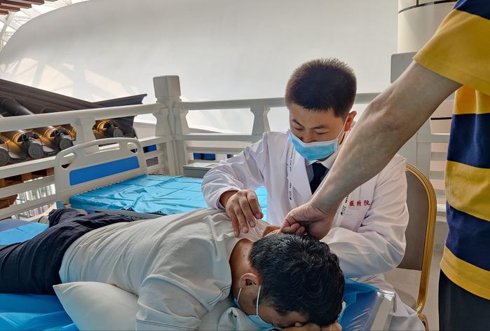 走进中医|运用中医岐黄针对中风后下肢痉挛症状的治疗