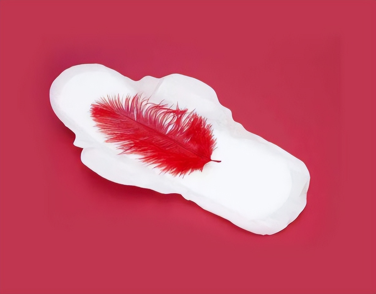 例假结束第三天有褐色分泌物43岁,51岁月经结束后有少量褐色分泌物