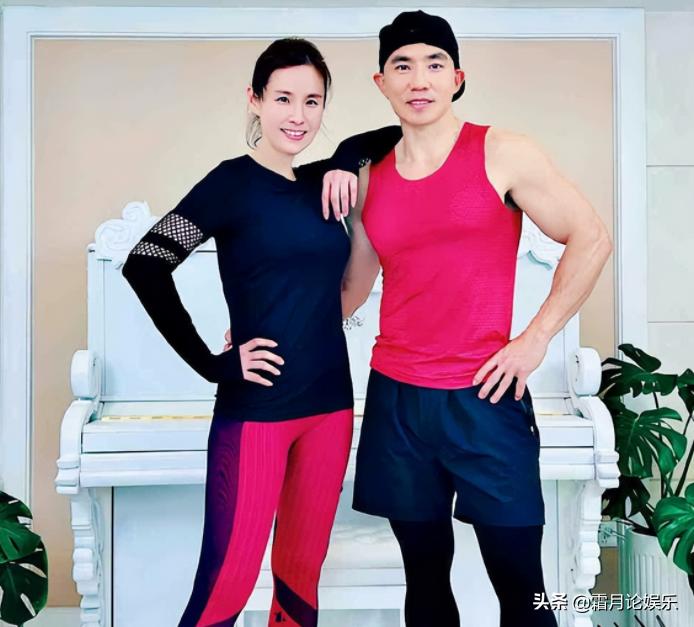 王思聪跟秦奋同款表,戴王思聪同款千万手表