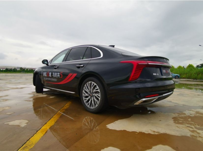 红旗h5试驾感受,红旗h5试驾高速