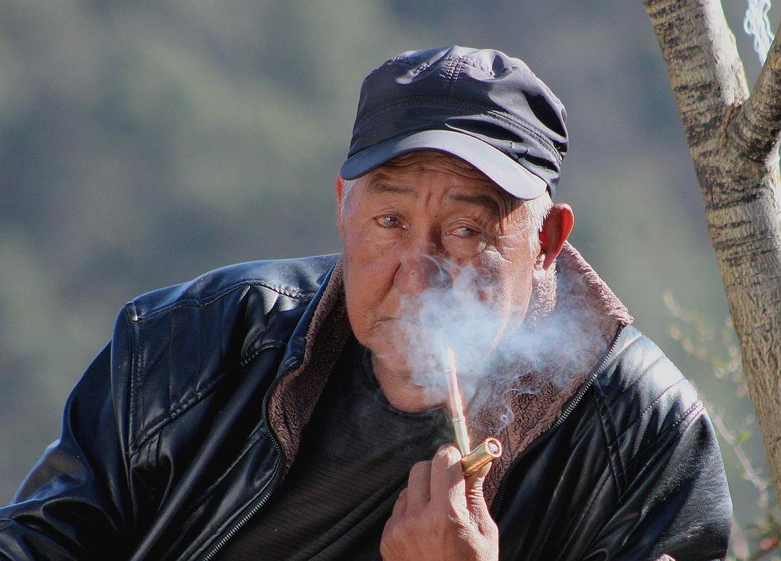 烟瘾和酒瘾的上瘾程度,烟瘾和酒瘾有什么表现