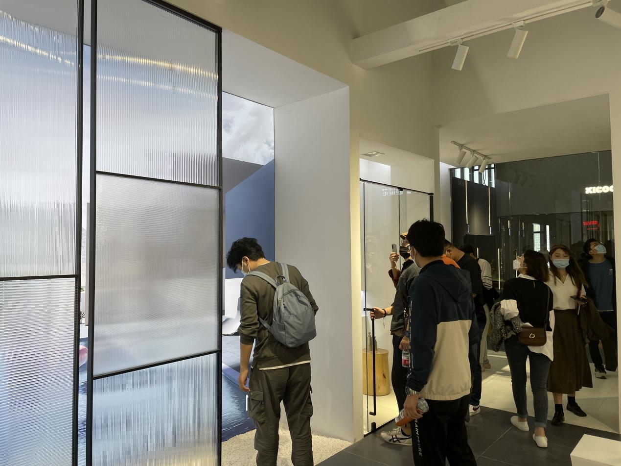 莱博顿淋浴房和德立淋浴房哪个好,莱博顿弧形淋浴房