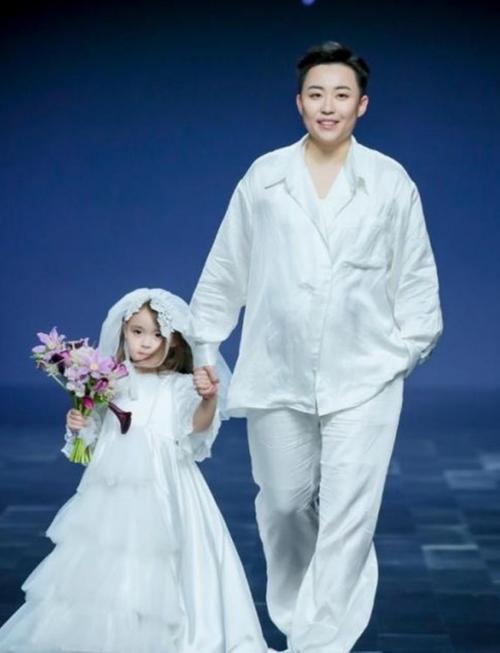 身价千万女老板40年寻家后续,29岁女老板花50万生子