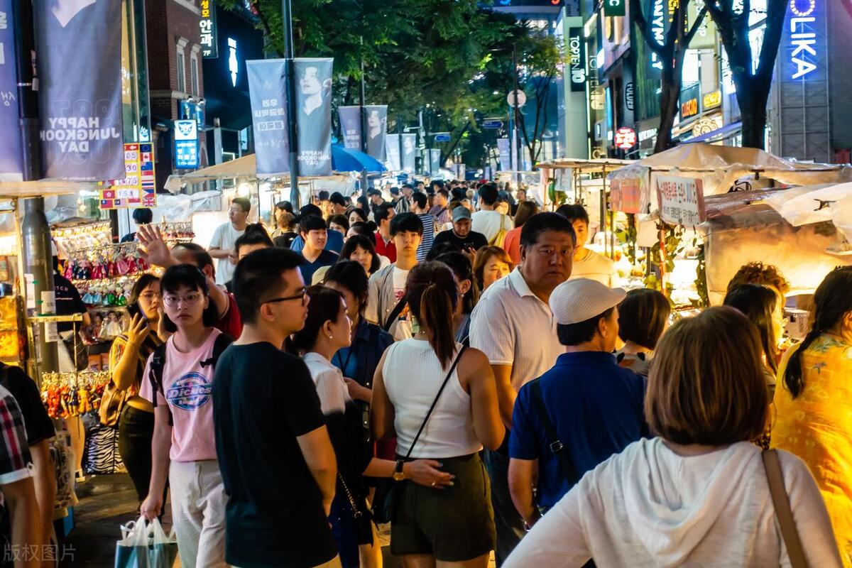 摆糖水地摊一晚能赚300吗,创业在街边卖糖水会赚钱吗