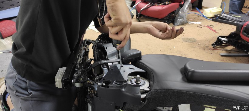 路虎揽胜行政座椅通风加装多少钱,路虎揽胜行政前排座椅改装