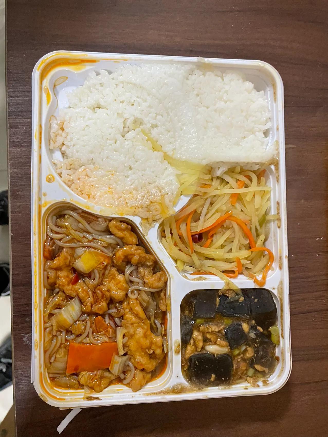 三十二岁,摊牌了!为了生活,我去“水果代工厂”拧螺丝了