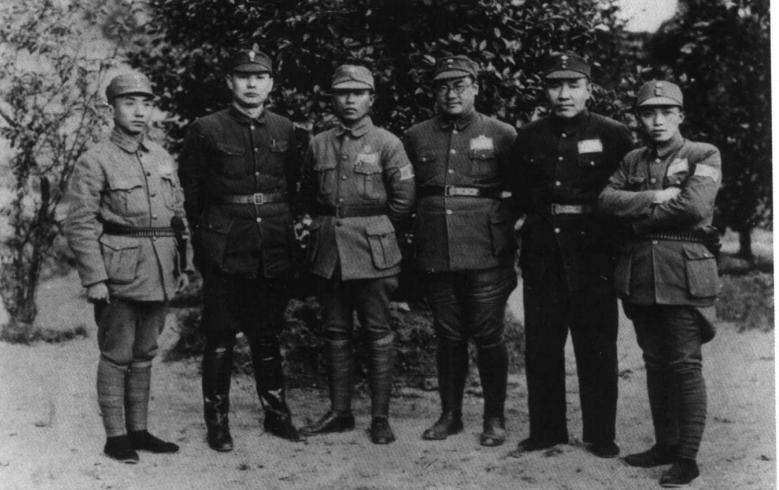 红军进攻被联络员叫停，团长大骂：他是叛徒