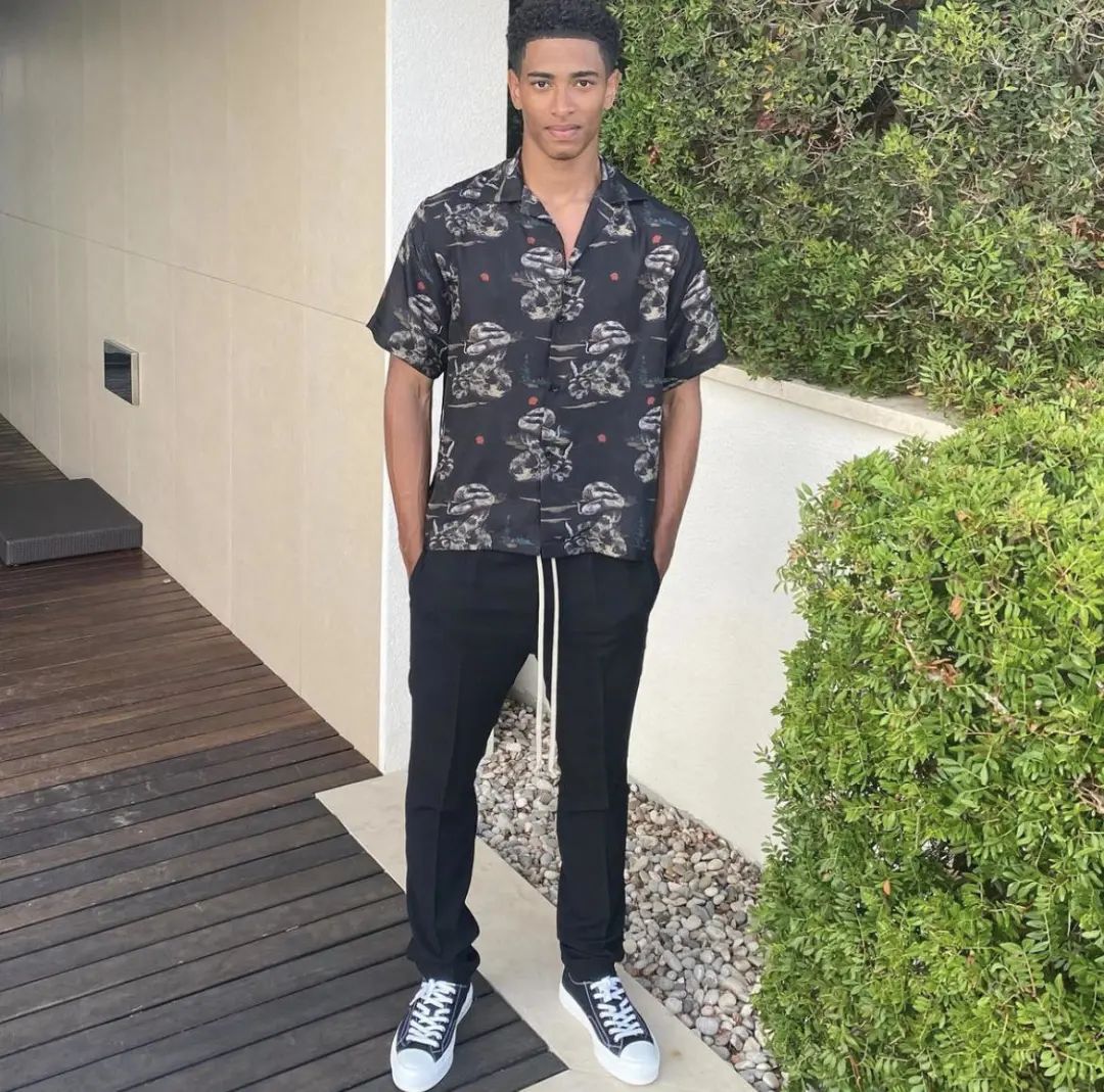 英格兰传奇球星,18岁英格兰颜值小将