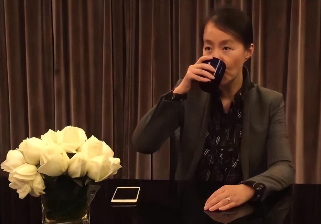 神秘女首富被查！背靠十大烟厂身价几百亿，从不对人透露发家史