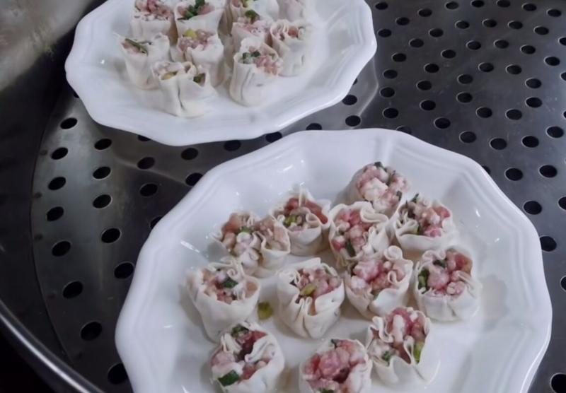 宁波男子随礼500元到农村喝喜酒，吃到帝王蟹，竟发圈吐槽吃不饱