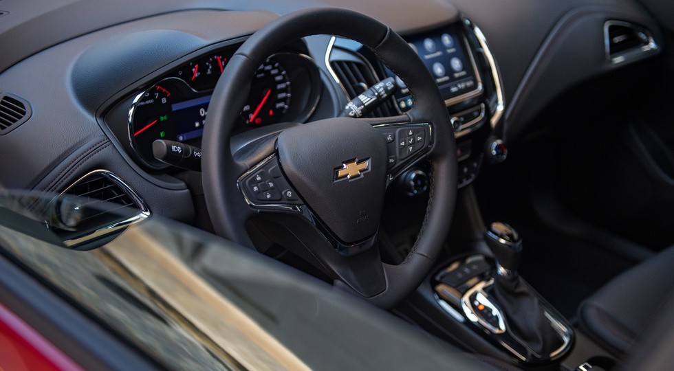 雪佛兰科鲁兹之后再无爆款车型,雪佛兰科鲁兹新款旧款照片对比