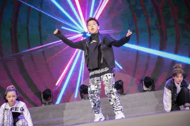 湘潭江声实验学校18届,湘潭江声实验学校教育宣传片