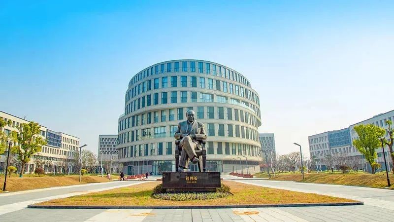 应届毕业生入职外交部,大学生毕业后就职中国外交部