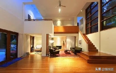 怪事：小伙为了替父亲和自己吹的牛圆谎，竟然租下北京的别墅