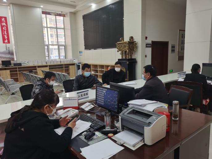 吴堡法院周末立案诉服正在进行时