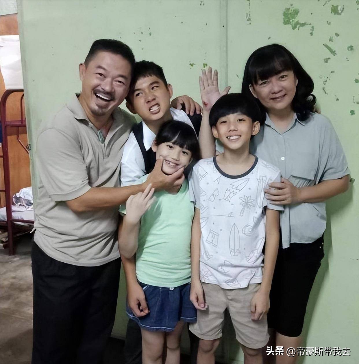 中国的演员·张咏华在登山时因心脏病突发去世