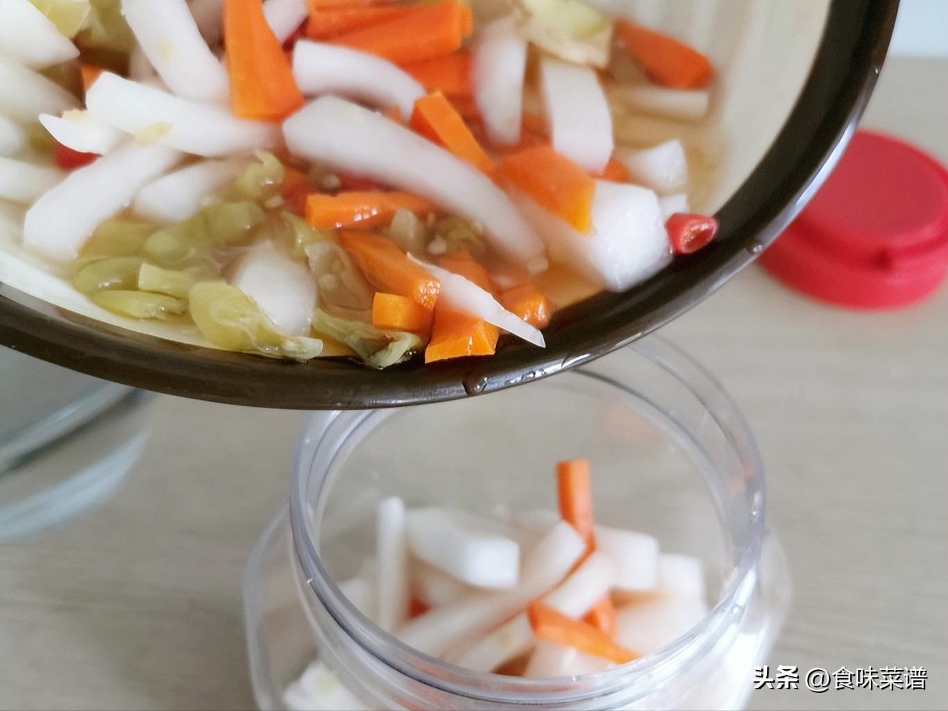 老师傅教你腌泡菜的做法,怎样腌泡菜又快又好吃