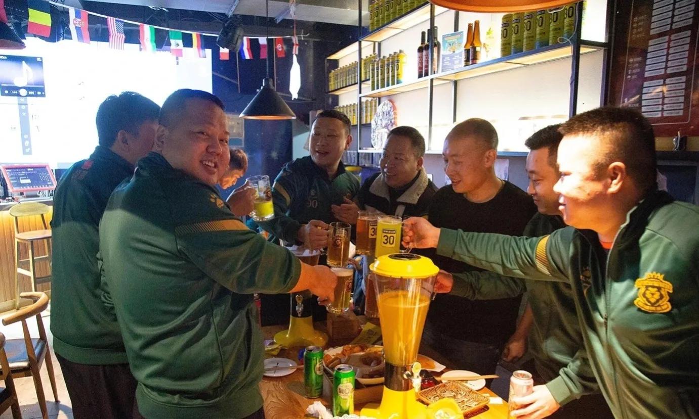 辽沈公益餐饮足球俱乐部举办新年联欢晚会