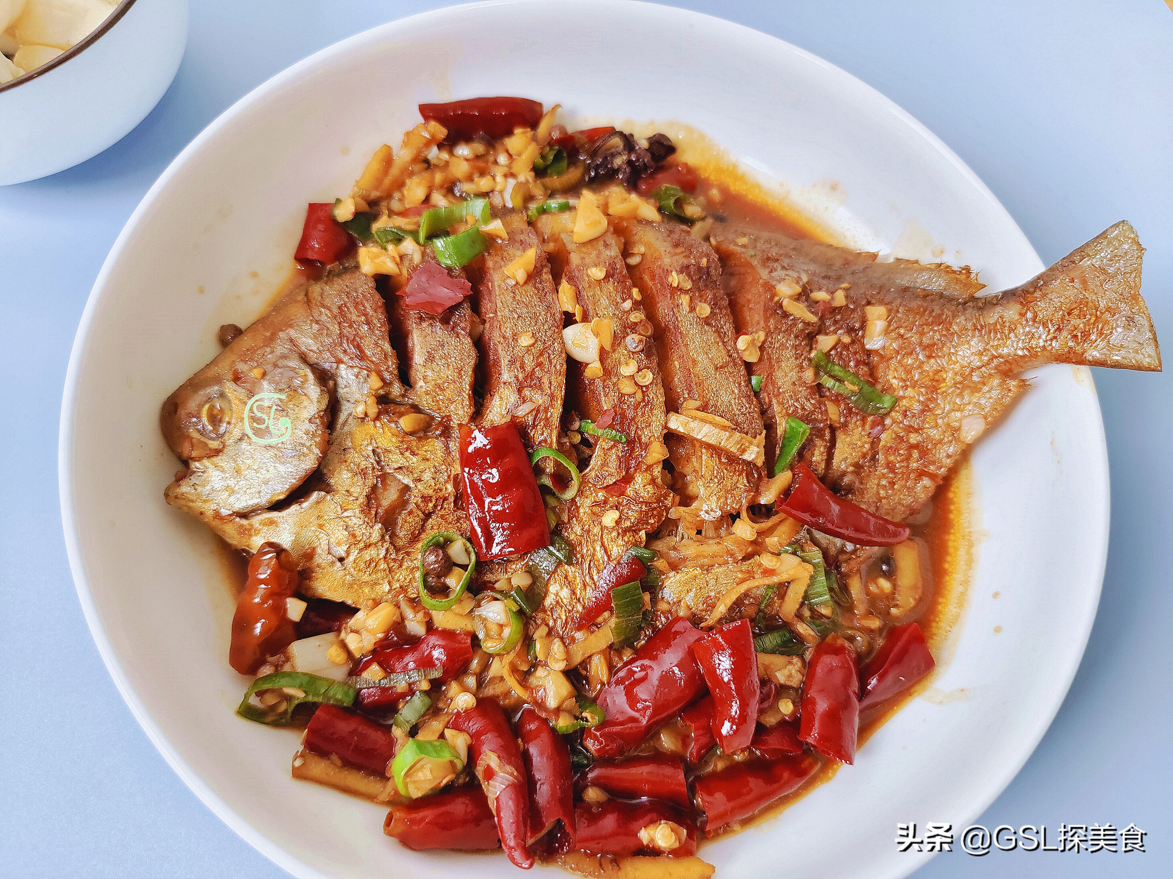 红烧鲳鱼这样做味道鲜美堪称一绝,红烧鲳鱼最正宗的做法