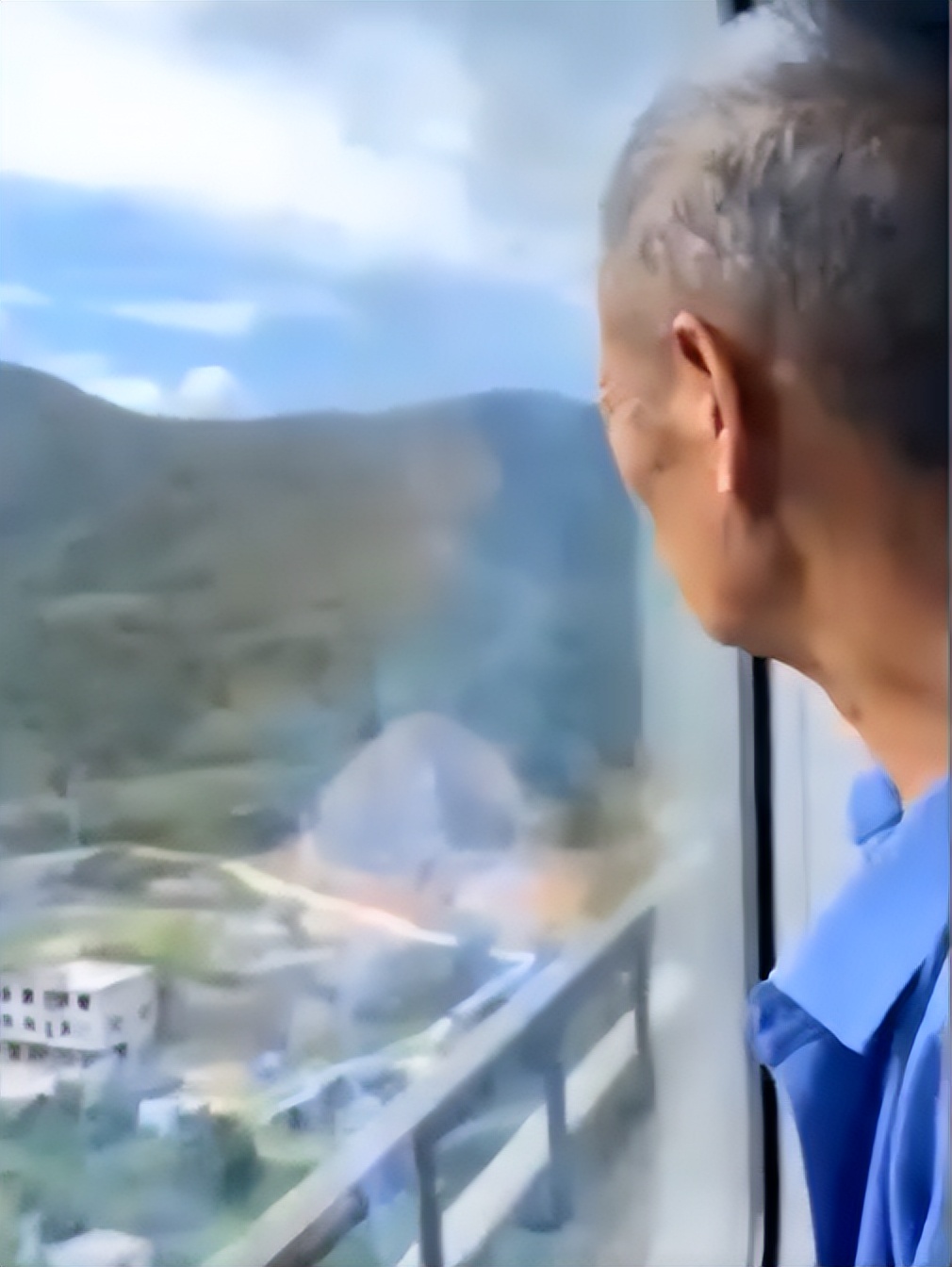 患癌父亲放弃化疗全国旅游,父亲患癌女儿放弃治疗带其游玩