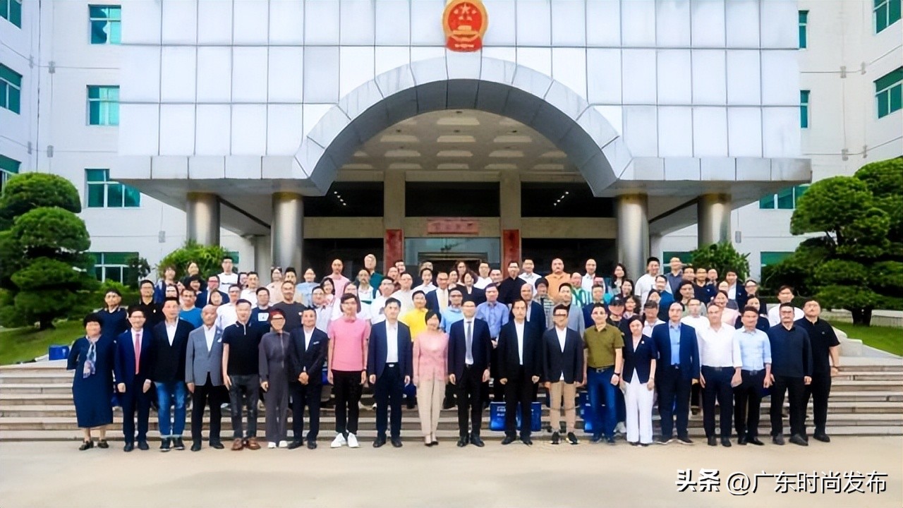 2023广东省服装产业高质量发展大会暨广东省服装服饰行业协会第七届第四次会员代表大会在中山沙溪顺利召开
