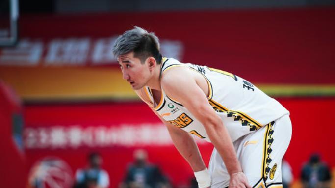 又一大牌外援!2届NBA总冠军后卫!都得给孙铭徽打下手