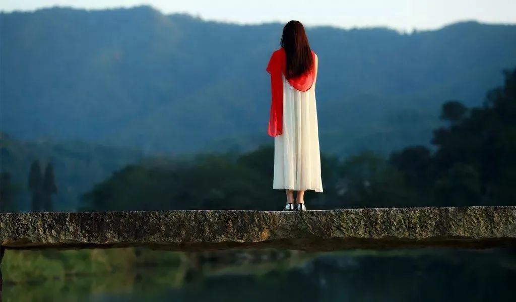 赏一窗花开盼一世安好度一场清欢,看一窗花开盼一世安好度一场清欢