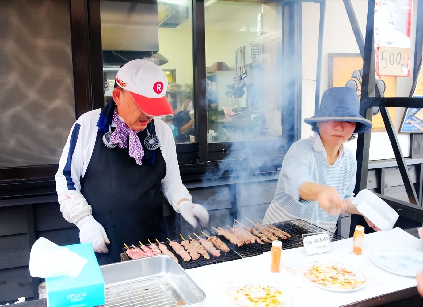 带孙女出去看世界,带着孙女看世界