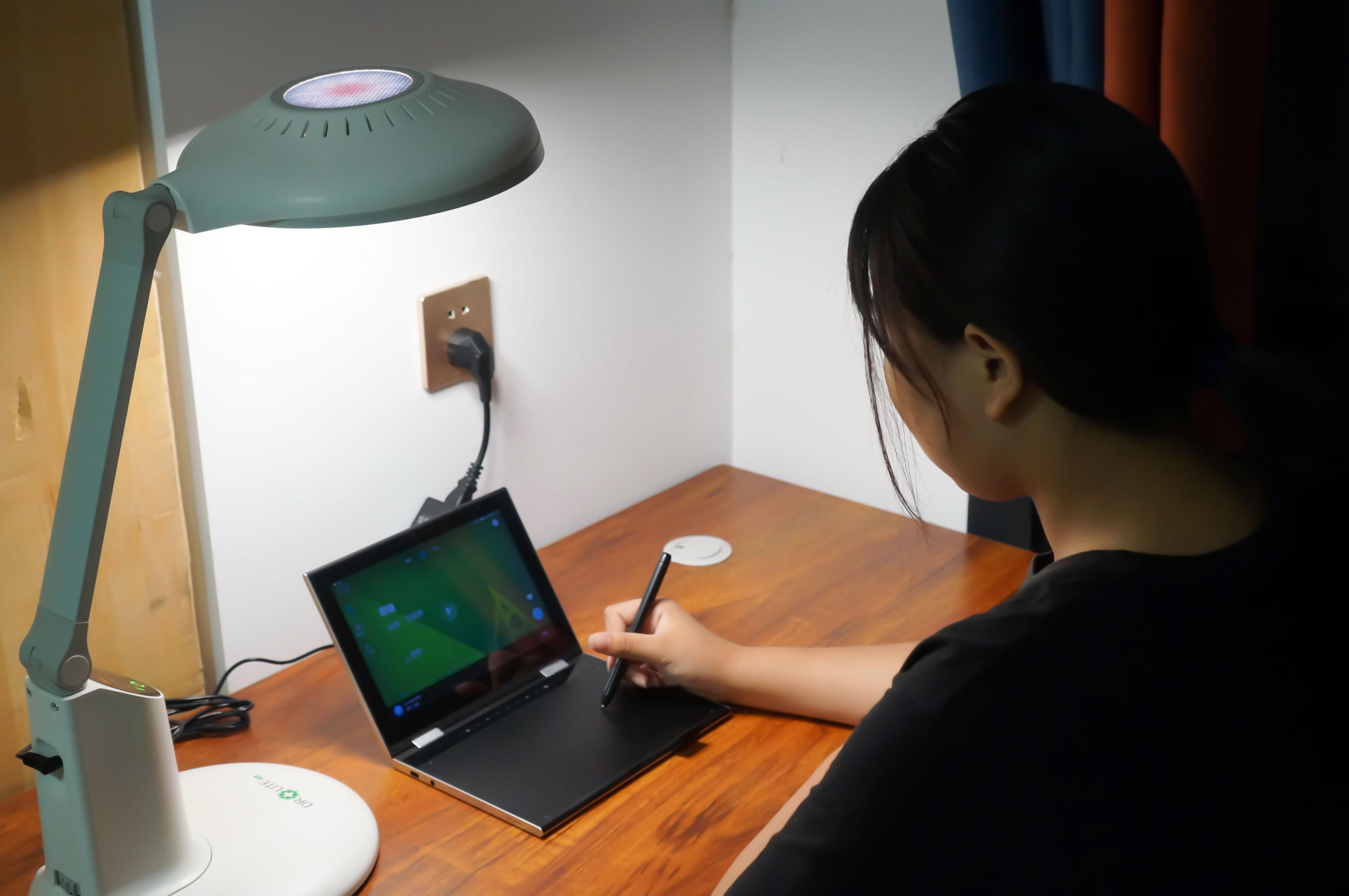 世界公认的十大护眼灯,真正的LED护眼灯