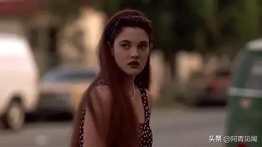 德鲁巴里摩尔自导自演的电影,德鲁巴里摩尔经典喜剧电影