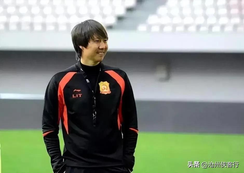 「足球观察」李铁涉嫌严重违法被查说明了什么