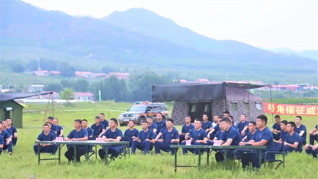 野外驻训丨三尺讲台论剑“四会”政治教员比武风起云涌