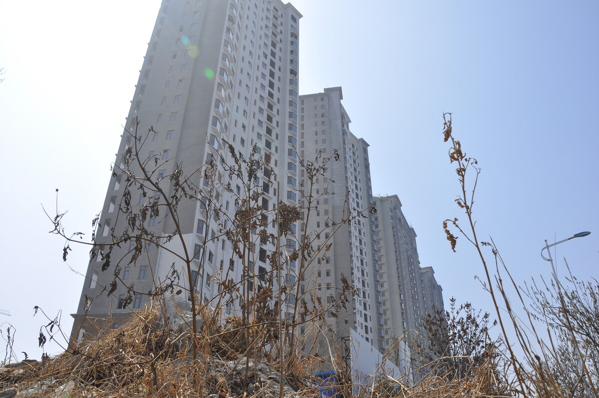 房企资金断裂延期交付,房企资金断裂会影响下面开发商吗