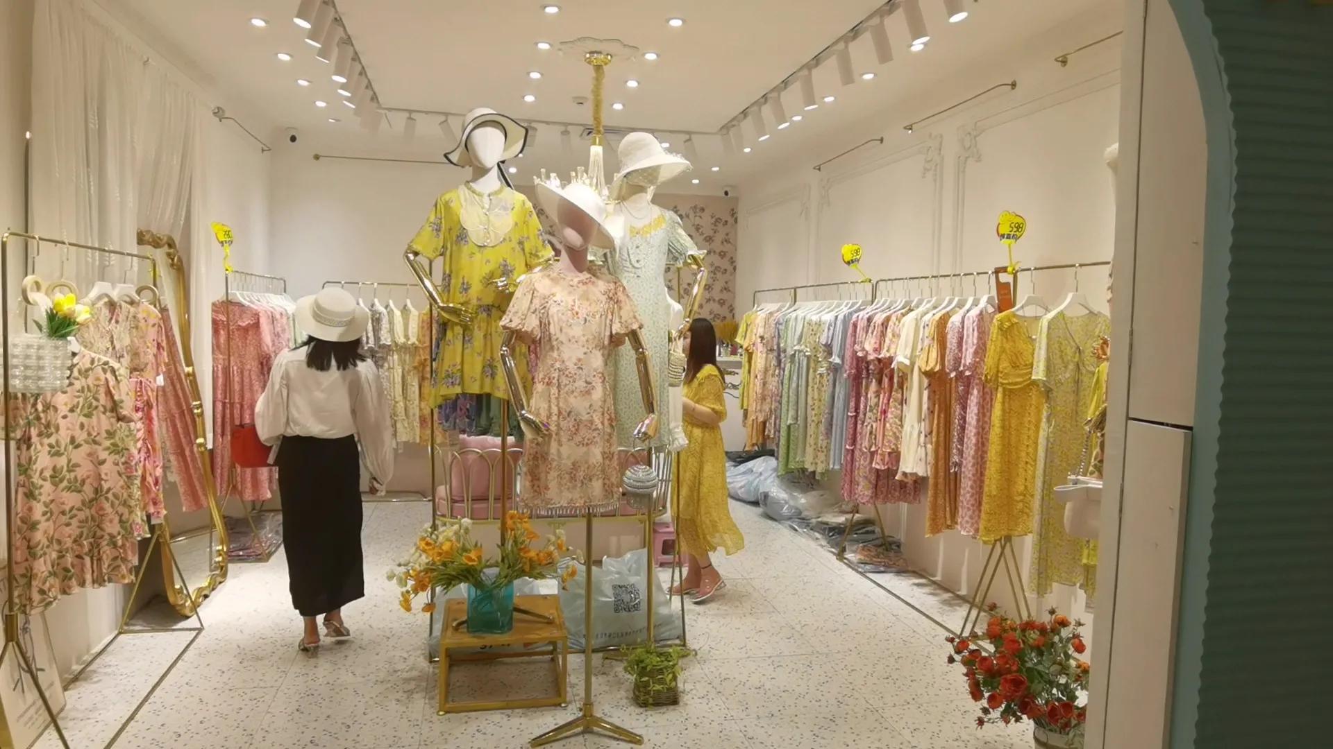 逛汉正街！看品牌服饰批发广场别样的景致