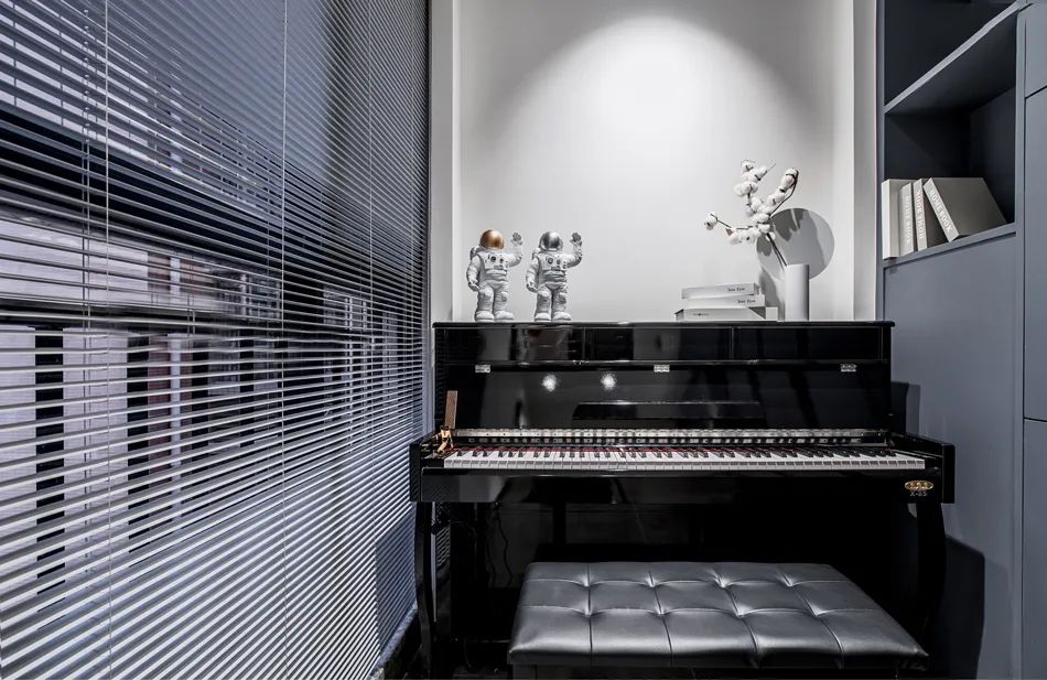 黑白灰现代极简约风格小户型,黑白灰系现代简约复式