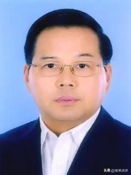 12月2日多人被查，1人被批与他人发生不正当性关系