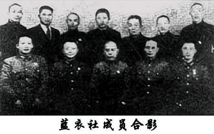 *共中**特工被关押14年，越狱逃几千里回家，妻子不认识问：你是谁？