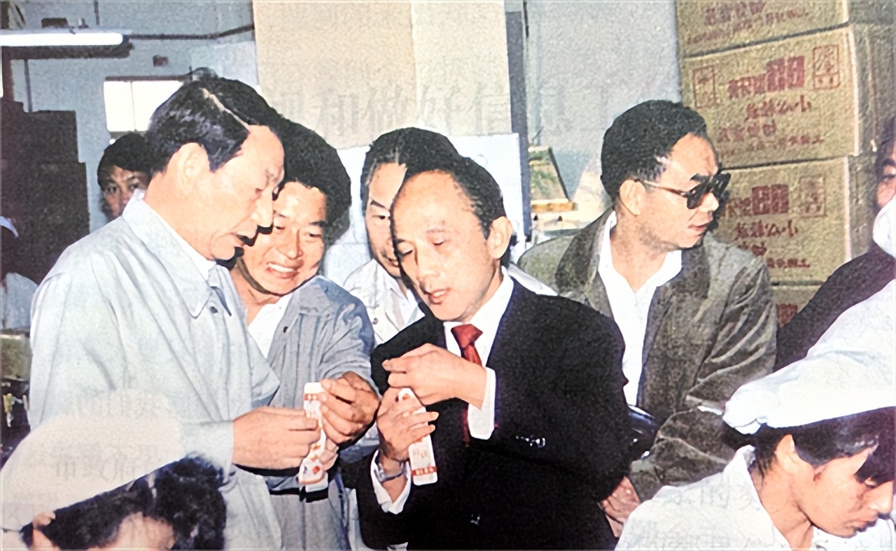 88年*镕基朱**自我批评：作为上海市长我不是最佳，比江*民泽**差得很远