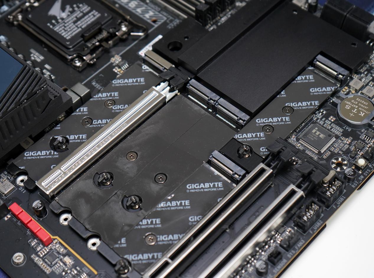 技嘉z790超级雕主板有几种规格,技嘉z790m小雕主板详解