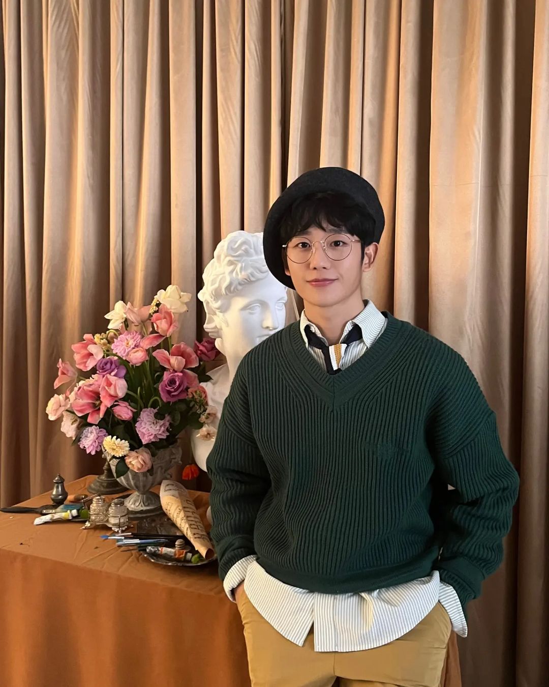 丁海寅半之半穿搭,丁海寅西装搭毛衣