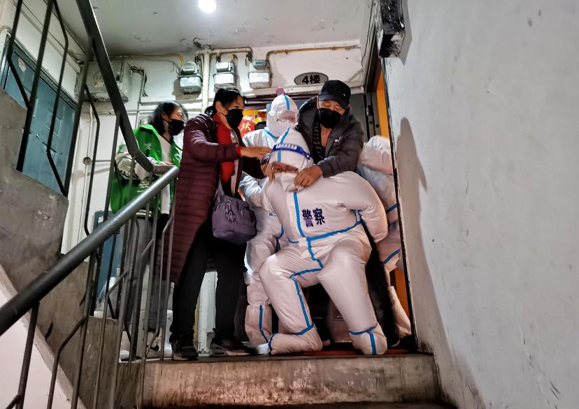 向坚守基层一线的最美劳动者致敬,致敬每一位坚守平凡岗位的劳动者