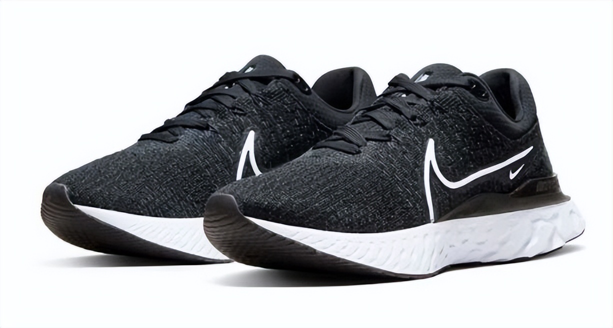 阿迪跑鞋vs耐克跑鞋,索康尼跑鞋和耐克跑鞋哪个好